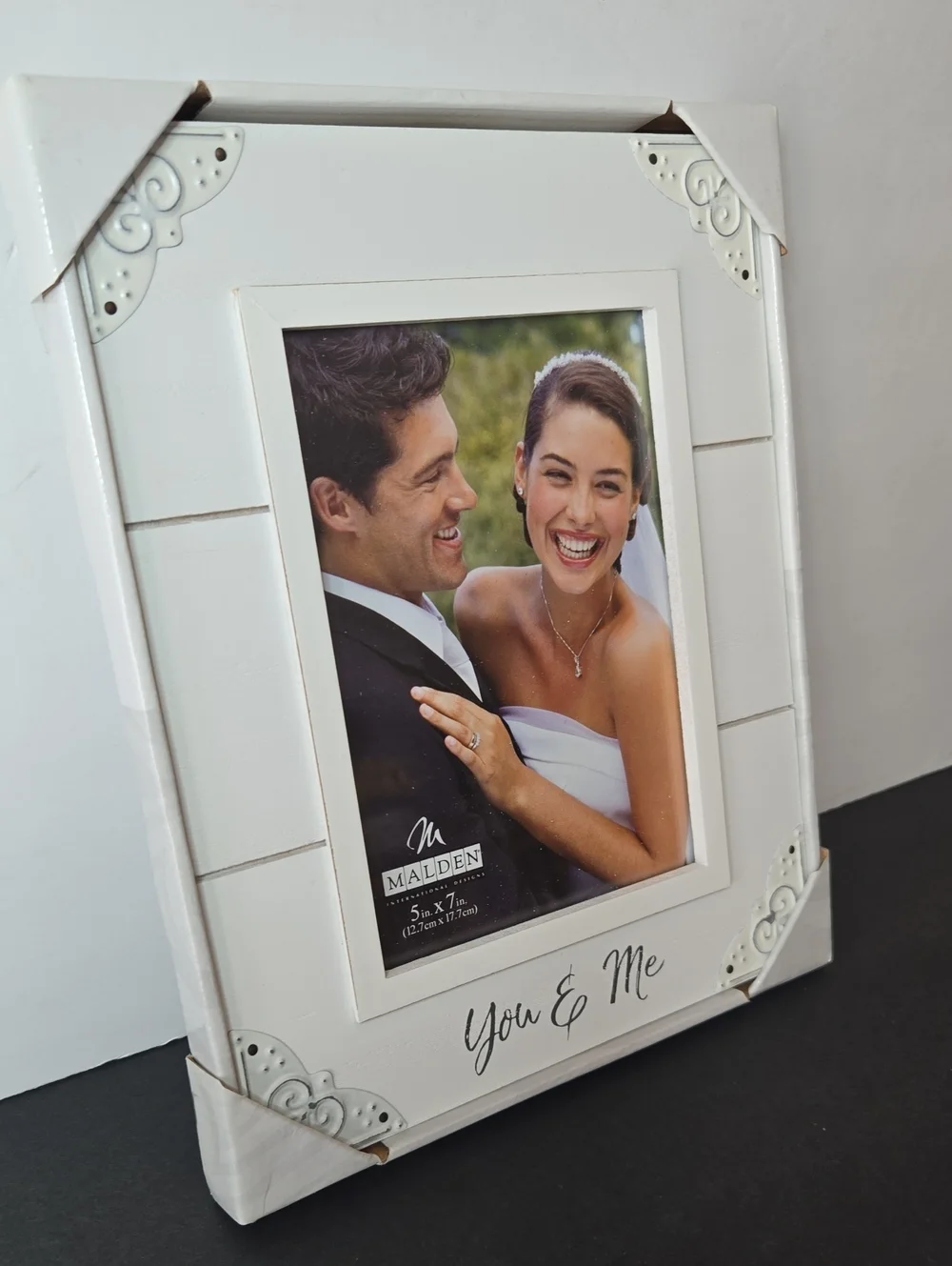 Malden Brand Farmhouse Style White 5